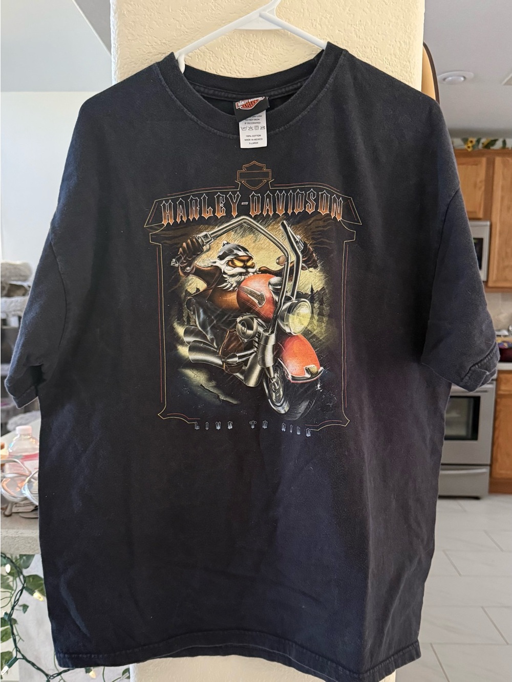 Harley-Davidson : Black Live to Ride T Shirt w/ Las Vegas HD on back   (XL)